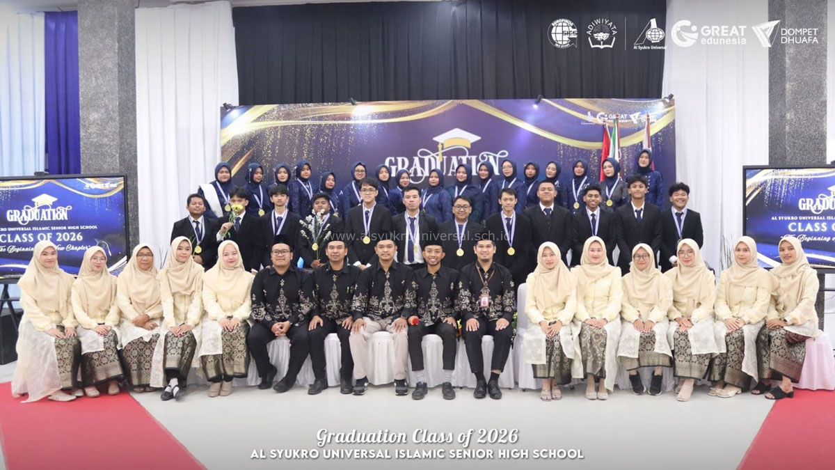 The Beginning of a New Chapter: Langkah Awal Menuju Masa Depan bagi Lulusan Angkatan IV SMA Islam Al Syukro Universal