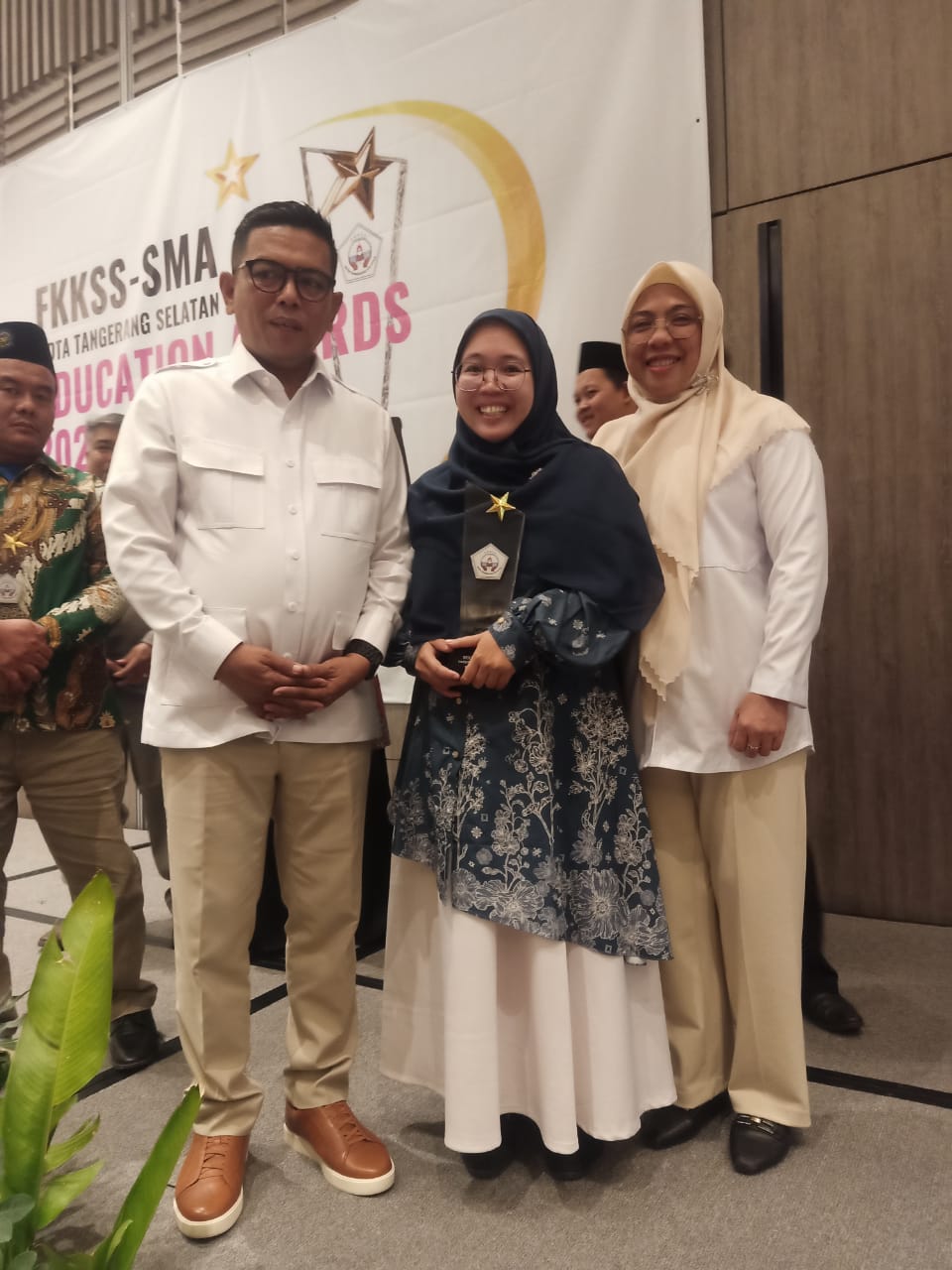 SMA Islam Al Syukro Universal Menerima Penghargaan FKKSS-SMA Education Award Tahun 2025