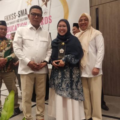SMA Islam Al Syukro Universal Menerima Penghargaan FKKSS-SMA Education Award Tahun 2025